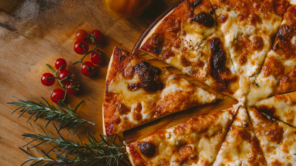 Stand Mixer Pizza Dough: Hydration, Speed, and Timing by Style
